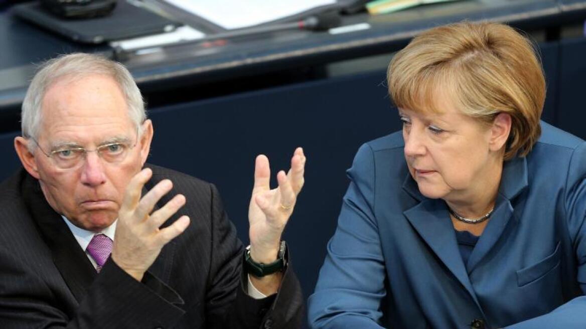 Γερμανικά ΜΜΕ: Σε συνεννόηση με Μέρκελ το σχέδιο Σόιμπλε για πενταετές Grexit